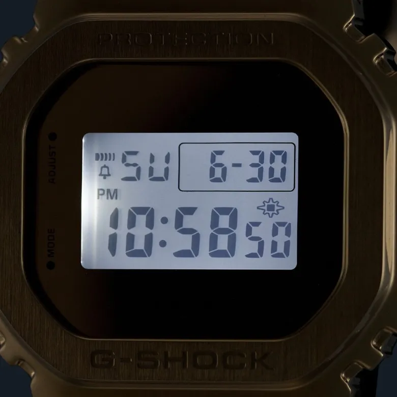 Casio Fine Metallic GM-5600YMG-9ER rannekello