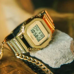 Casio Fine Metallic GM-5600YMG-9ER rannekello