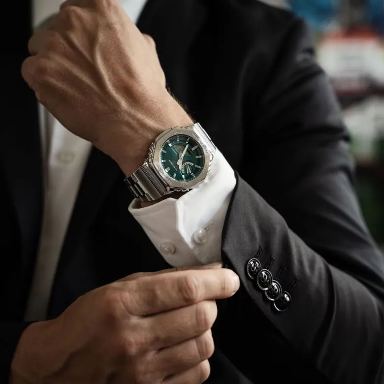 Casio G-Shock GM-2110D-3A1ER rannekello