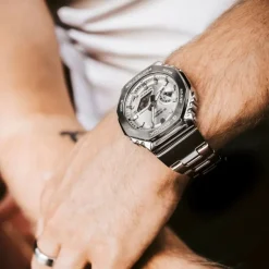 Casio G-Shock GM-2110D-7AER rannekello