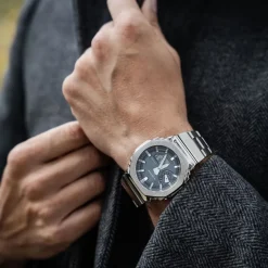 Casio G-Shock GM-2110D-8AER rannekello