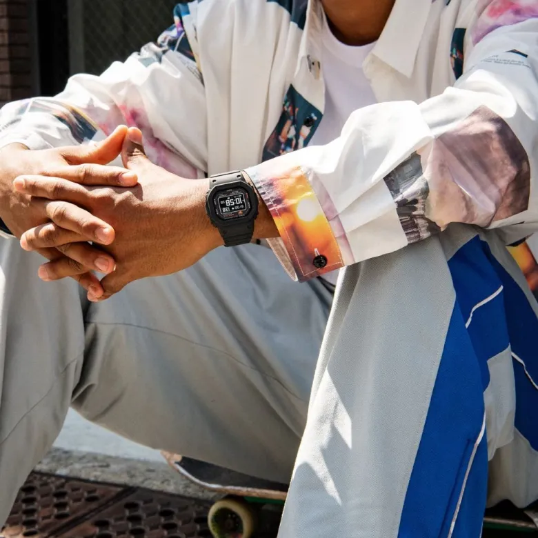Casio G-Squad DW-H5600-1ER rannekello