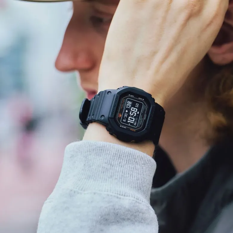 Casio G-Squad DW-H5600-1ER rannekello
