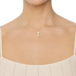 Efva Attling Drip Drop Pearl kaulakoru, hopea ja makeanvedenhelmet