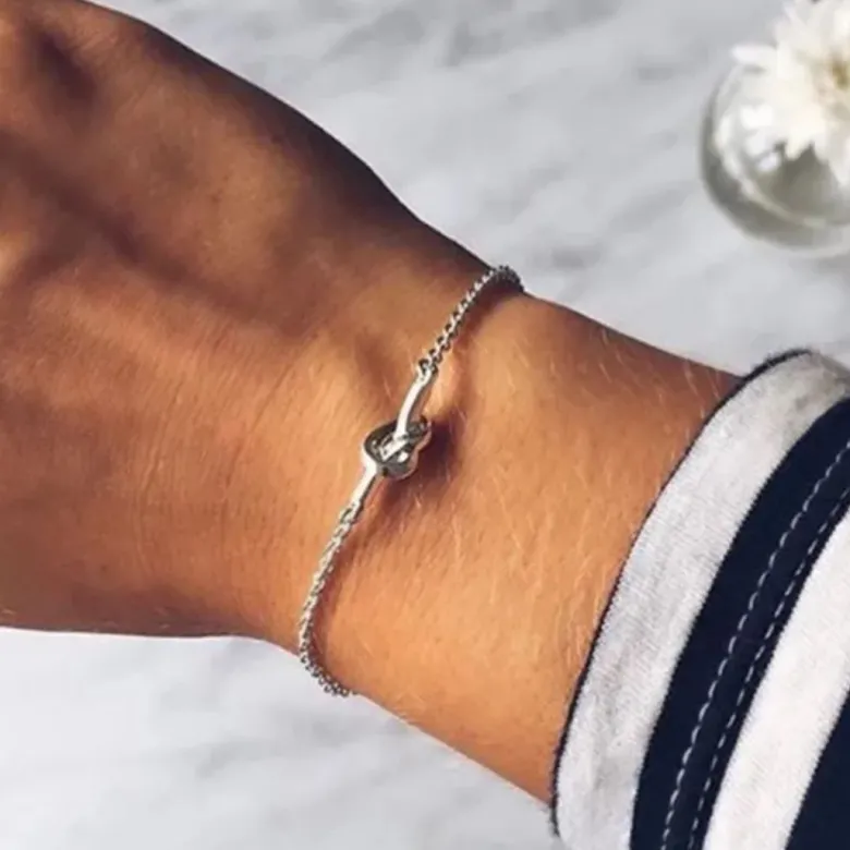 Efva Attling Love Knot rannekoru, hopeaa