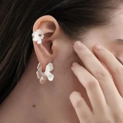 Kalevala x Marimekko Unikko ear cuff, hopeaa