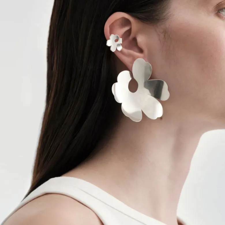 Kalevala x Marimekko Unikko ear cuff, hopeaa