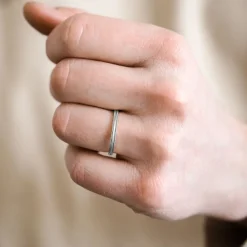 Kihlasormus Kohinoor, valkokulta 2 mm, timanttileikattu pinta