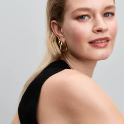 Pandora Essence Twisted Huggie rengaskorvakorut, keltakullattu, 263871C00