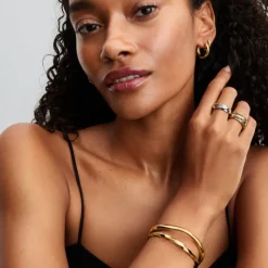 Pandora Essence Twisted Open Bangle rannekoru, keltakullattu, 563869C00
