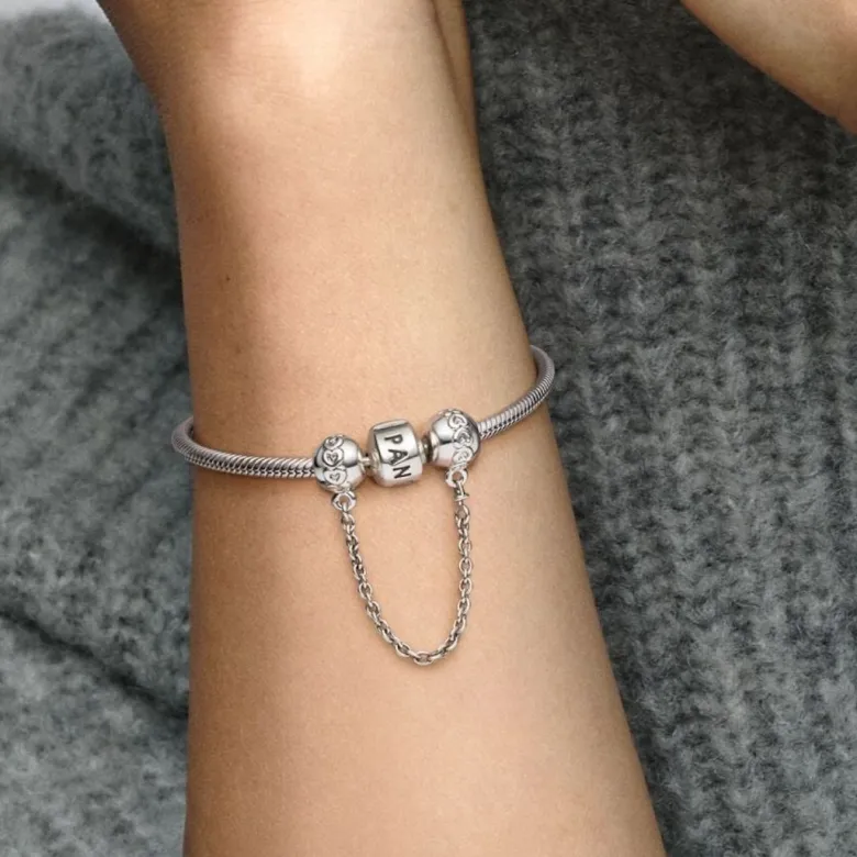 Pandora Moments Band of Hearts Safety Chain hela, hopea, 791088-05
