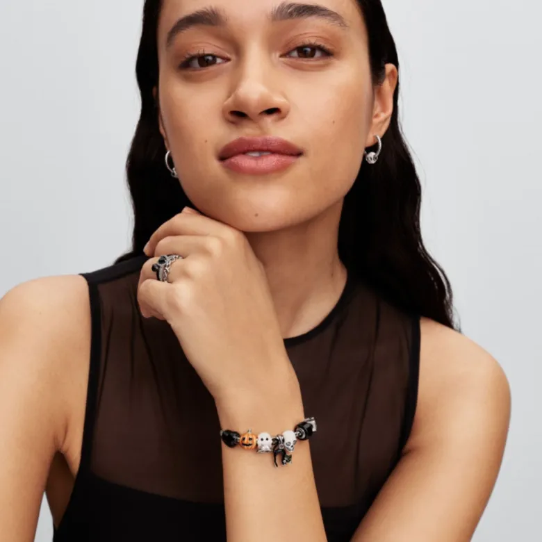 Pandora Moments Black Cat hela, hopea, 794769C01