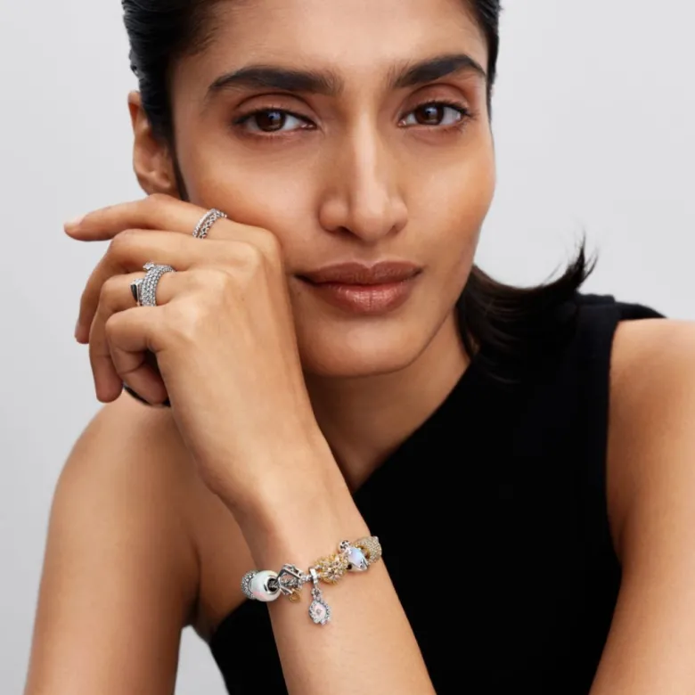 Pandora Moments Opalescent Infinity Double hela, hopea, 794251C01