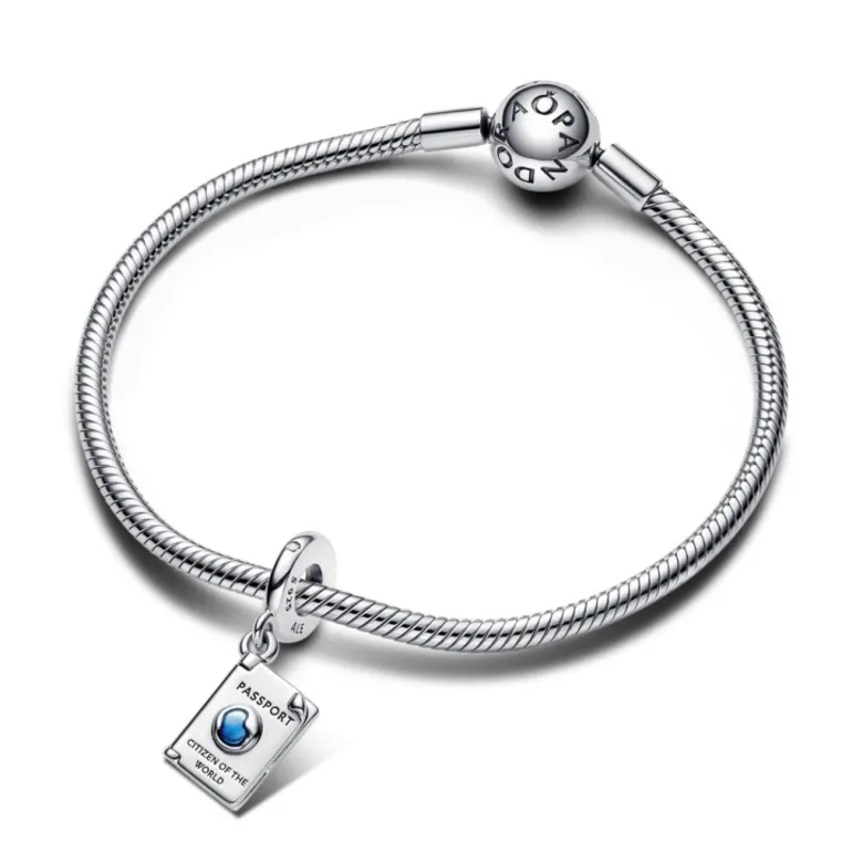 Pandora Moments Openable Passport hela, hopea, 792680C01