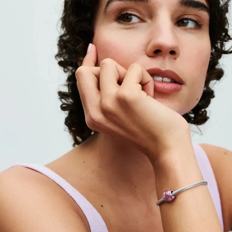 Pandora Moments Pink Rose in Bloom hela, hopea, 793212C01