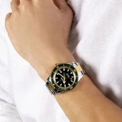 Rado Captain Cook Automatic R32138303, rannekello