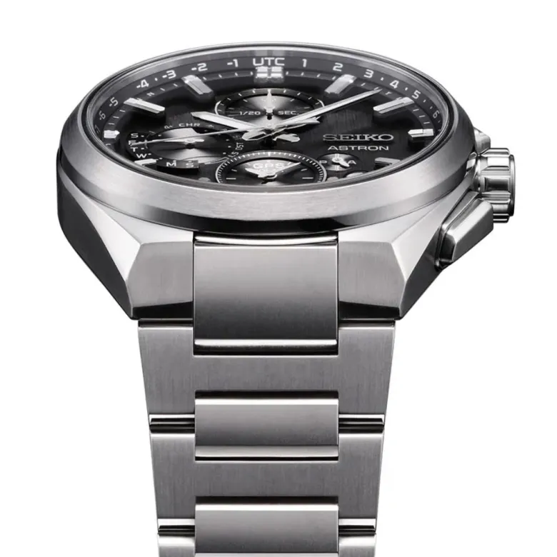 Seiko Astron GPS Solar Dual-Time Chronograph rannekello, SSH163J1