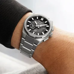 Seiko Astron GPS Solar rannekello, SSJ025J1