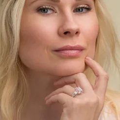 Silván Charlotte timanttisormus 4,38ct morganiitilla ja 0,60ct timanteilla, 18K valkokultaa, Silván vihkisormukset