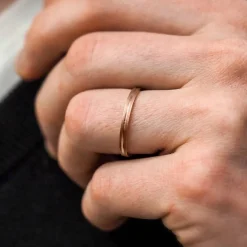 Silván kihlasormus rosekulta, 2mm, kiiltävällä uralla, Silván kihlasormukset