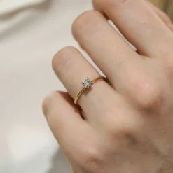 Silván Solitaire timanttisormus 0,30ct, keltakultaa, Silván vihkisormukset